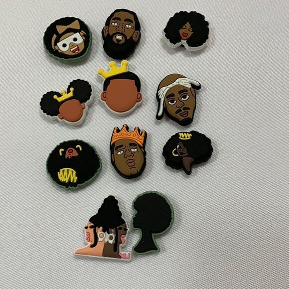 Multicolor Bracelet with 19 pc pop on decor- can also be used on Crocs shoes - Picture 2 of 6